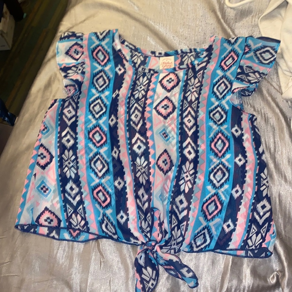 Cute blouse size large in kids